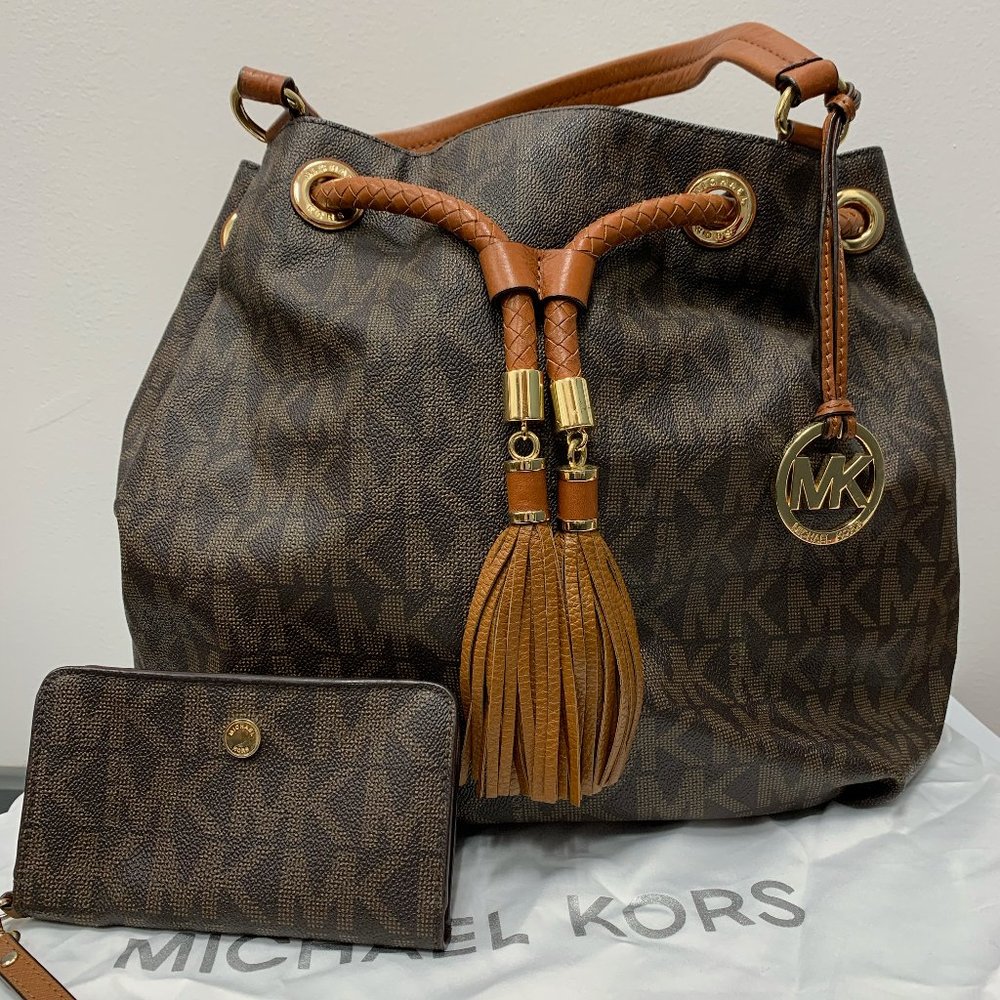 Michael Kors Shoulder bag Brown with Wallet